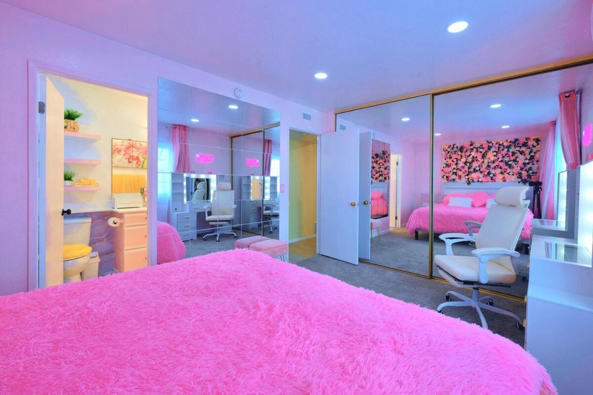 Holiday home Pink Luxe Retreat *