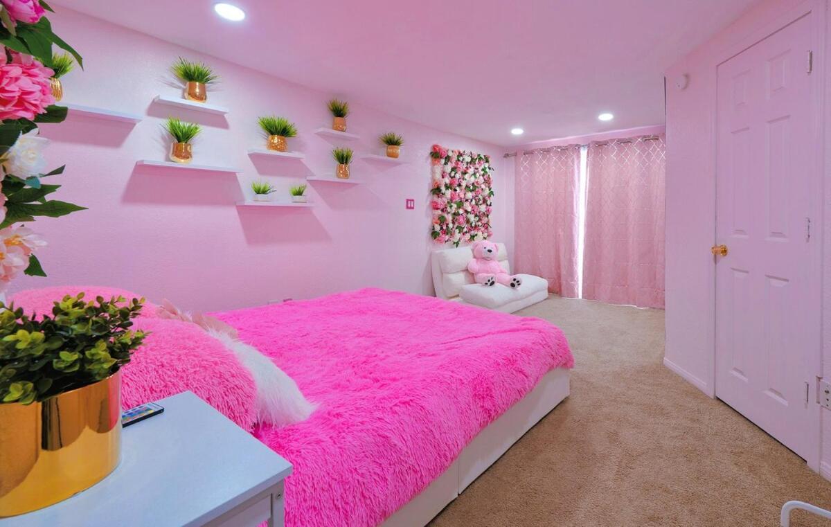 Pink Luxe Retreat *