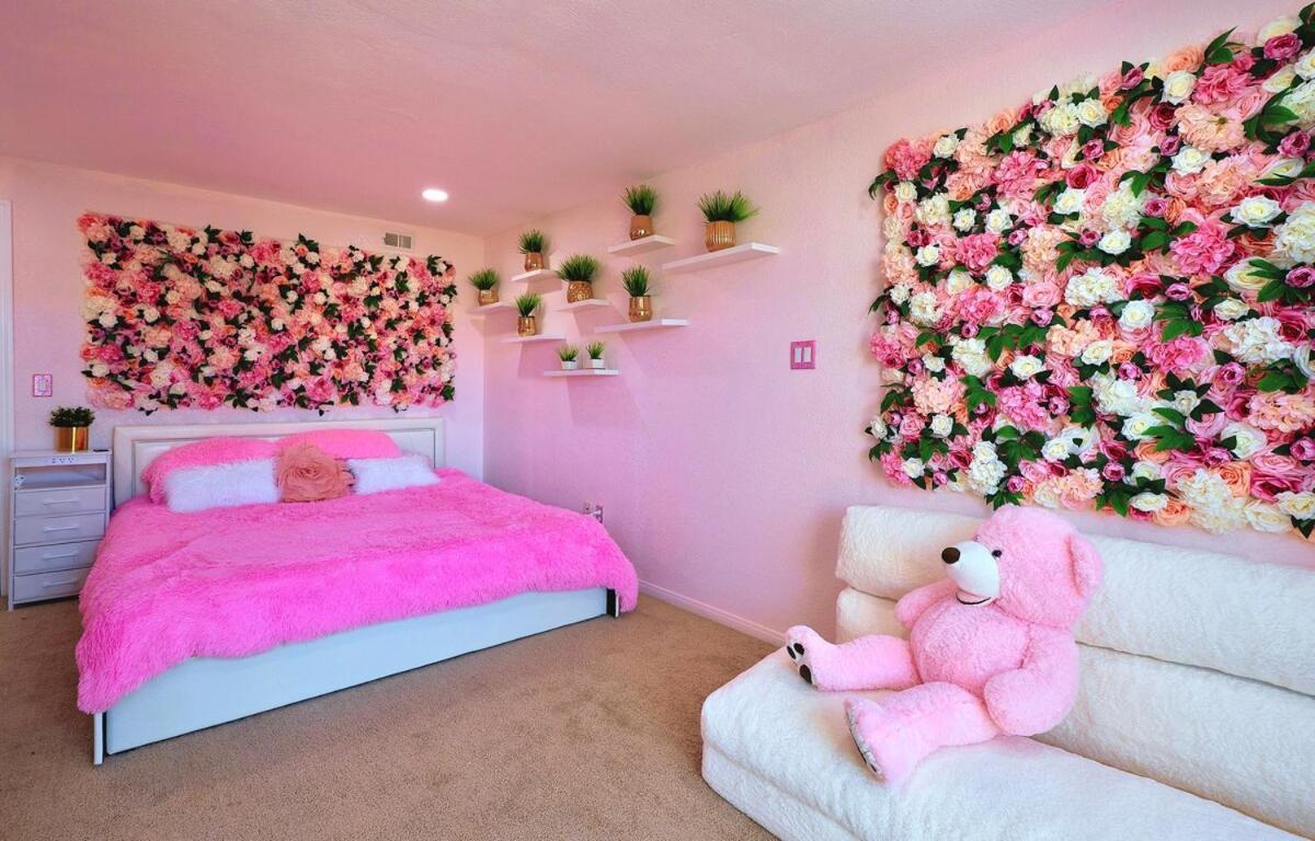 Holiday home Pink Luxe Retreat *