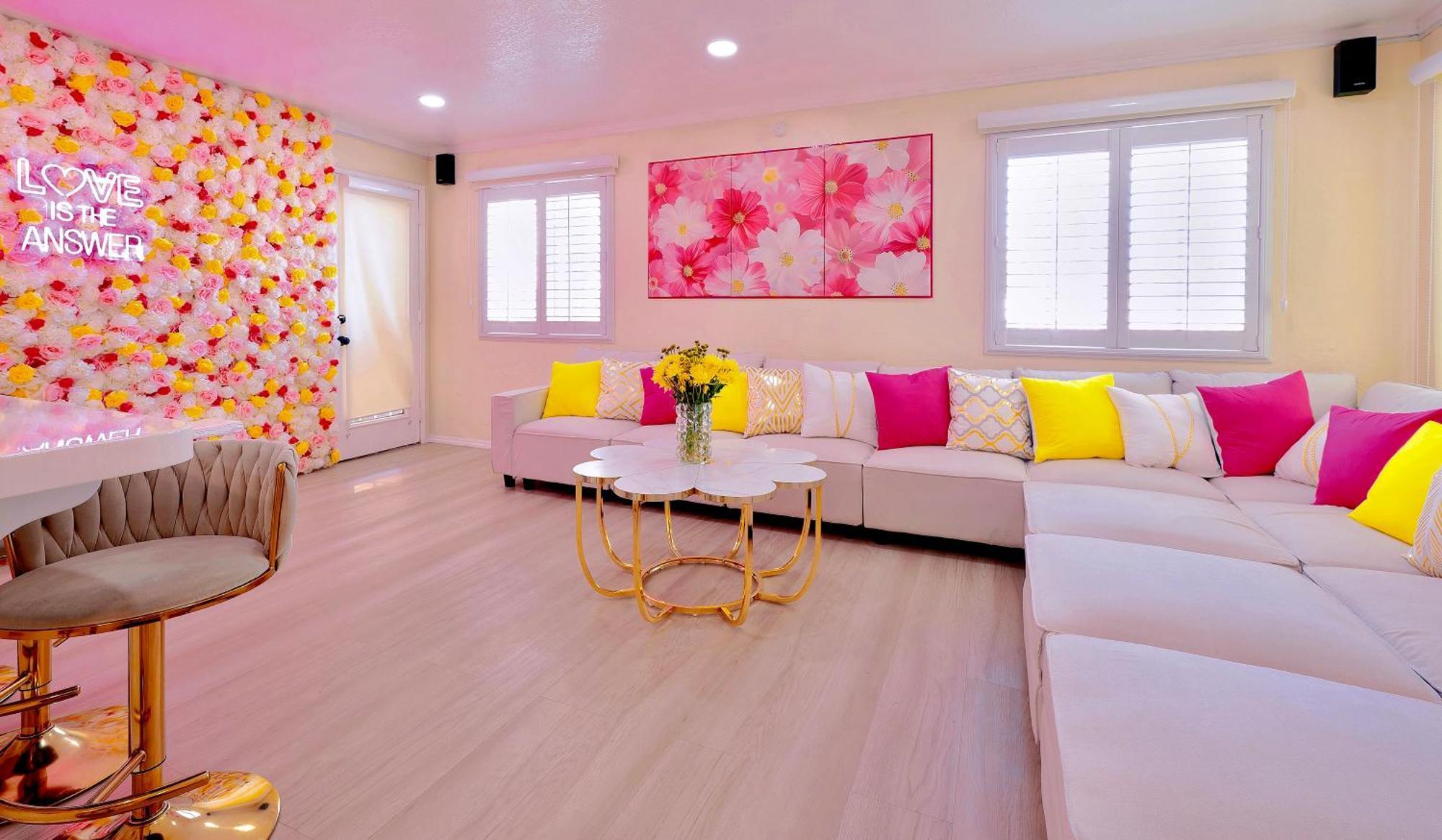 Pink Luxe Retreat Holiday home *